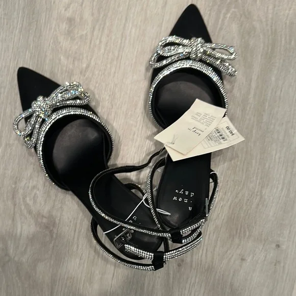 A New Day Black and Silver Slingback Heels with Rhinestone Bow - Picture 6 of 6